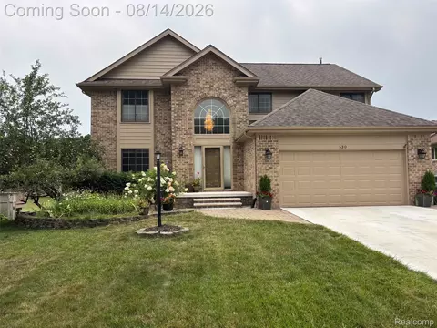530 Lexington Dr, Rochester Hills, MI 48307