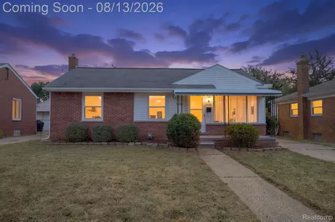 28740 Edward St, Roseville, MI 48066