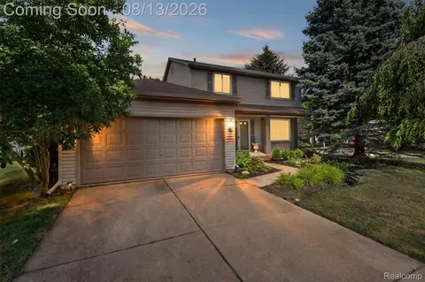 100 Dalton Dr, Rochester Hills, MI 48307