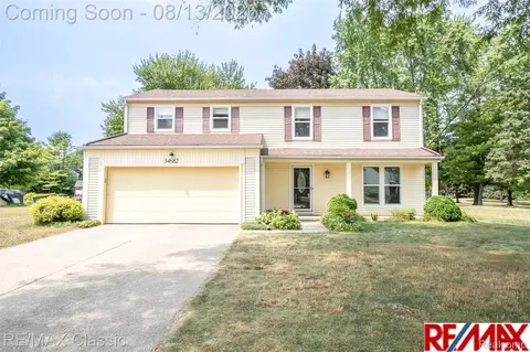 34682 Bunker Hill Dr, Farmington Hills, MI 48331