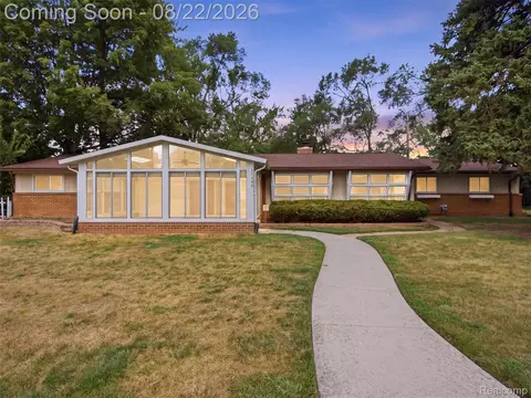 11445 Shilling Dr, Sterling Heights, MI 48314