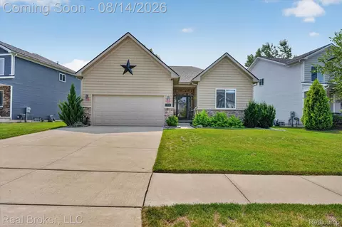 322 Hidden Riv E, Holly, MI 48442