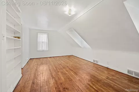 Bedroom - 473 Calvin Ave, Grosse Pointe Farms, MI 48236 photo 2 of 5