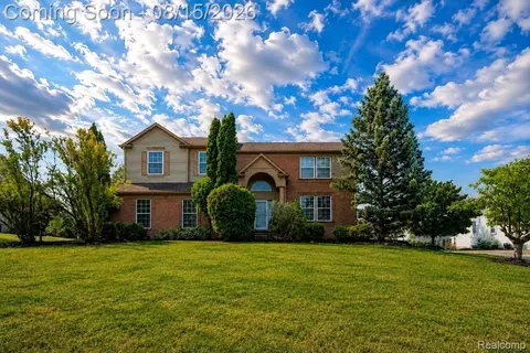 4433 Brighton Dr, Grand Blanc, MI 48439