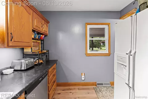 Kitchen - 7057 Kessling St, Davison, MI 48423 photo 4 of 4
