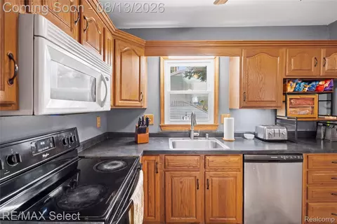 Kitchen - 7057 Kessling St, Davison, MI 48423 photo 2 of 4
