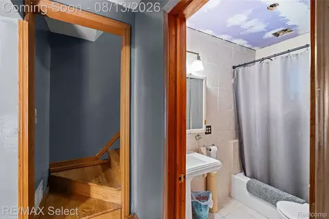 Entry Way - 7057 Kessling St, Davison, MI 48423 photo 1 of 2