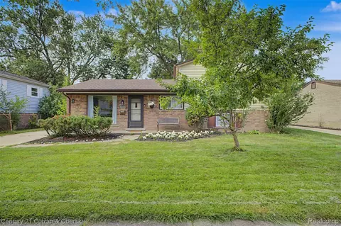 33223 Lynx St, Westland, MI 48185