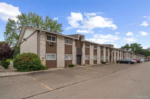 7355 Woodview St #4, Westland, MI 48185