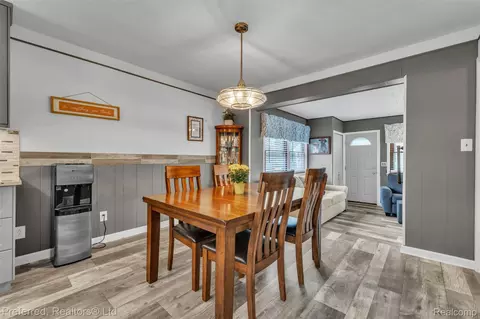 Dining - 3177 Treadwell St, Wayne, MI 48184 photo 2 of 3