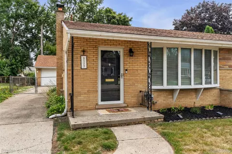 Exterior - 3177 Treadwell St, Wayne, MI 48184 photo 2 of 8
