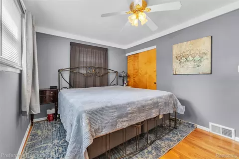Bedroom - 3177 Treadwell St, Wayne, MI 48184 photo 4 of 5