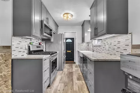 Kitchen - 3177 Treadwell St, Wayne, MI 48184 photo 2 of 5