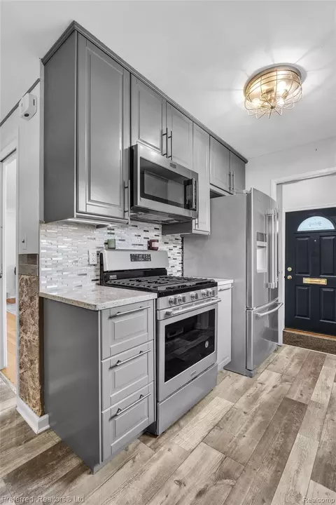 Kitchen - 3177 Treadwell St, Wayne, MI 48184 photo 3 of 5