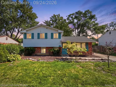 14156 Sunbury St, Livonia, MI 48154