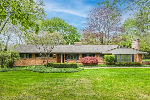 925 Westview Rd, Bloomfield Hills, MI 48304
