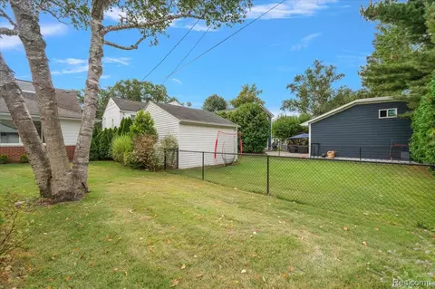 Exterior - 277 Beaupre Ave, Grosse Pointe Farms, MI 48236 photo 12 of 13