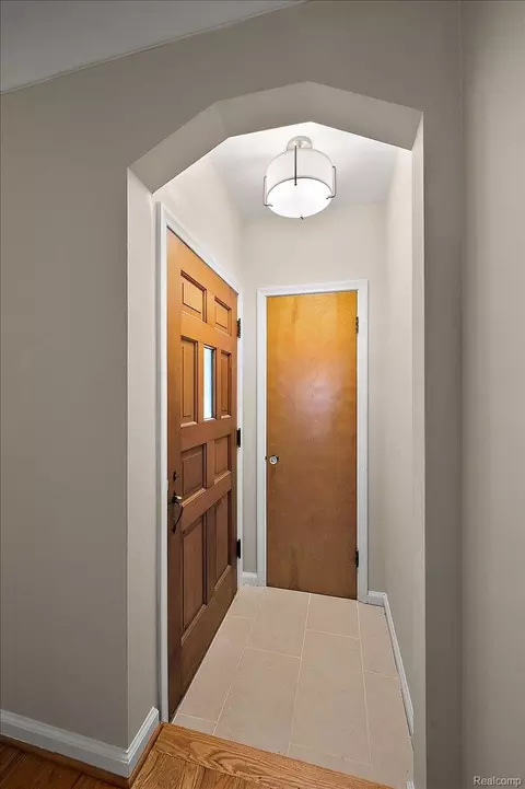 Entry Way - 277 Beaupre Ave, Grosse Pointe Farms, MI 48236 photo 2 of 2