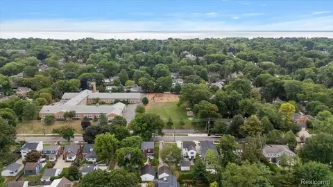 View/Area - 277 Beaupre Ave, Grosse Pointe Farms, MI 48236 photo 5 of 8