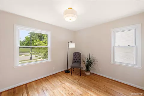 Bedroom - 277 Beaupre Ave, Grosse Pointe Farms, MI 48236 photo 2 of 5