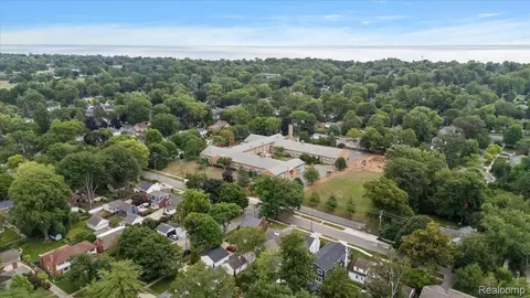 View/Area - 277 Beaupre Ave, Grosse Pointe Farms, MI 48236 photo 6 of 8