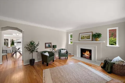 Living - 277 Beaupre Ave, Grosse Pointe Farms, MI 48236 photo 1 of 7