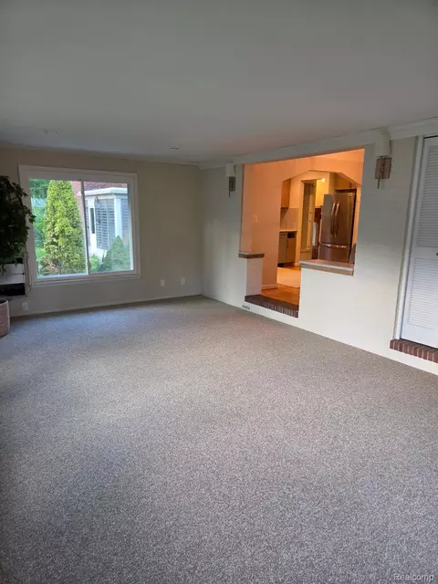 Living - 277 Beaupre Ave, Grosse Pointe Farms, MI 48236 photo 4 of 4