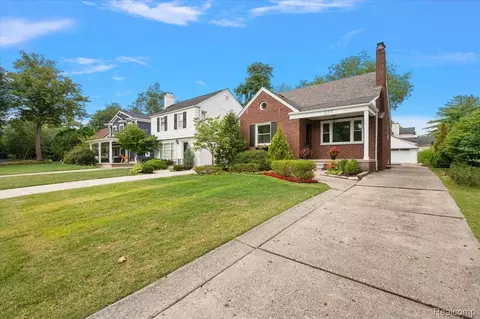 Exterior - 277 Beaupre Ave, Grosse Pointe Farms, MI 48236 photo 7 of 13