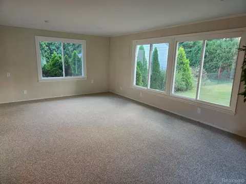 Living - 277 Beaupre Ave, Grosse Pointe Farms, MI 48236 photo 3 of 4