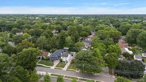 View/Area - 277 Beaupre Ave, Grosse Pointe Farms, MI 48236 photo 3 of 8