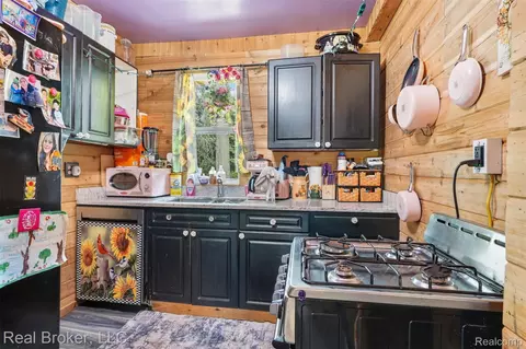 Kitchen - 36553 Romulus Ave, Romulus, MI 48174 photo 1 of 1