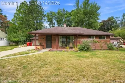 25261 Kildare St, Southfield, MI 48033