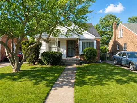 19447 Huntington Rd, Detroit, MI 48219