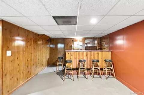 2229 E 8 Mile Rd, Grosse Pointe Woods, MI 48236 photo 15