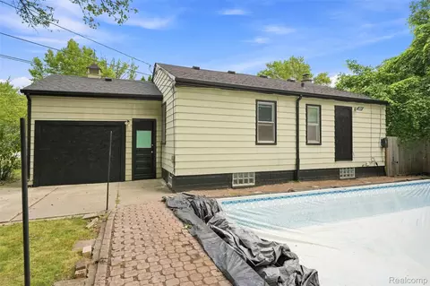 2229 E 8 Mile Rd, Grosse Pointe Woods, MI 48236 photo 22