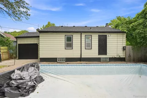 2229 E 8 Mile Rd, Grosse Pointe Woods, MI 48236 photo 25