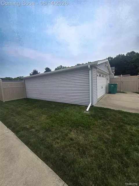 22792 Armstrong Ave, Brownstown, MI 48193 photo 3