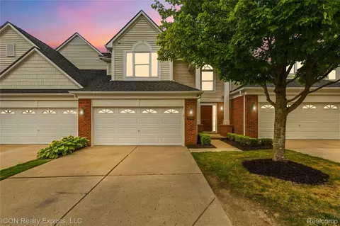 29348 Douglas Dr, Novi, MI 48377