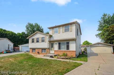 41637 Cimarron St, Clinton Township, MI 48038