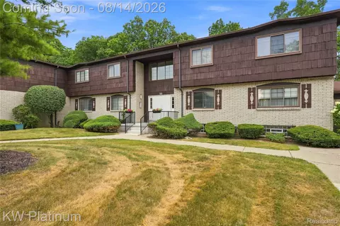 29990 Wildbrook Dr #203, Southfield, MI 48034