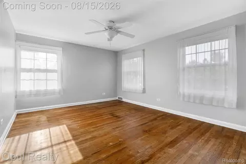 Bedroom - 34805 Chestnut St, Wayne, MI 48184 photo 2 of 3