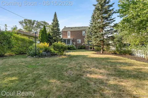 Exterior - 34805 Chestnut St, Wayne, MI 48184 photo 2 of 2
