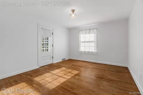 Bedroom - 34805 Chestnut St, Wayne, MI 48184 photo 3 of 3