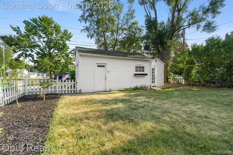 Exterior - 34805 Chestnut St, Wayne, MI 48184 photo 1 of 2