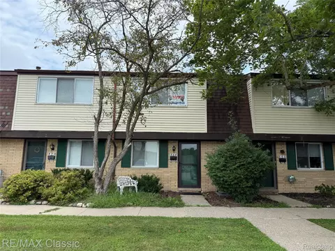 848 N Main St, Milford, MI 48381