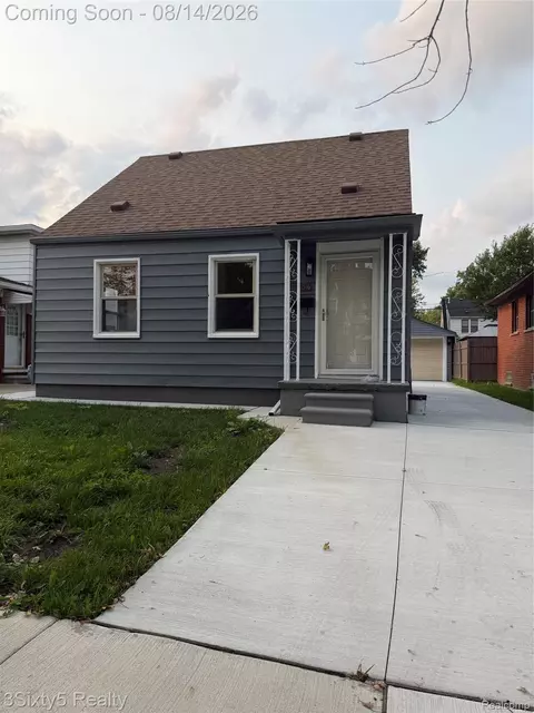 734 Highland St, Wyandotte, MI 48192