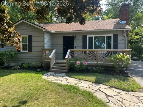 257 Perry, Lake Orion, MI 48362