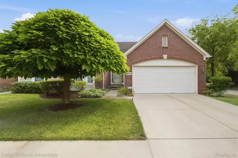 40781 Lenox Park Dr, Novi, MI 48377