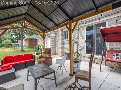 Exterior - 5660 Wright Dr, Troy, MI 48098 photo 9 of 12