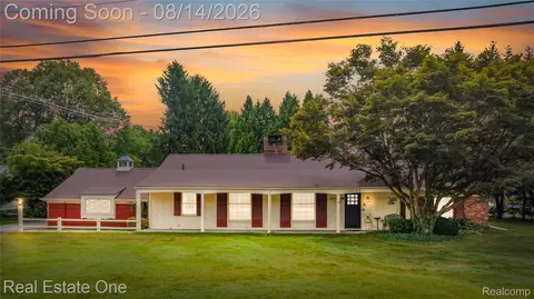 4195 Orchard Way, Bloomfield Hills, MI 48301